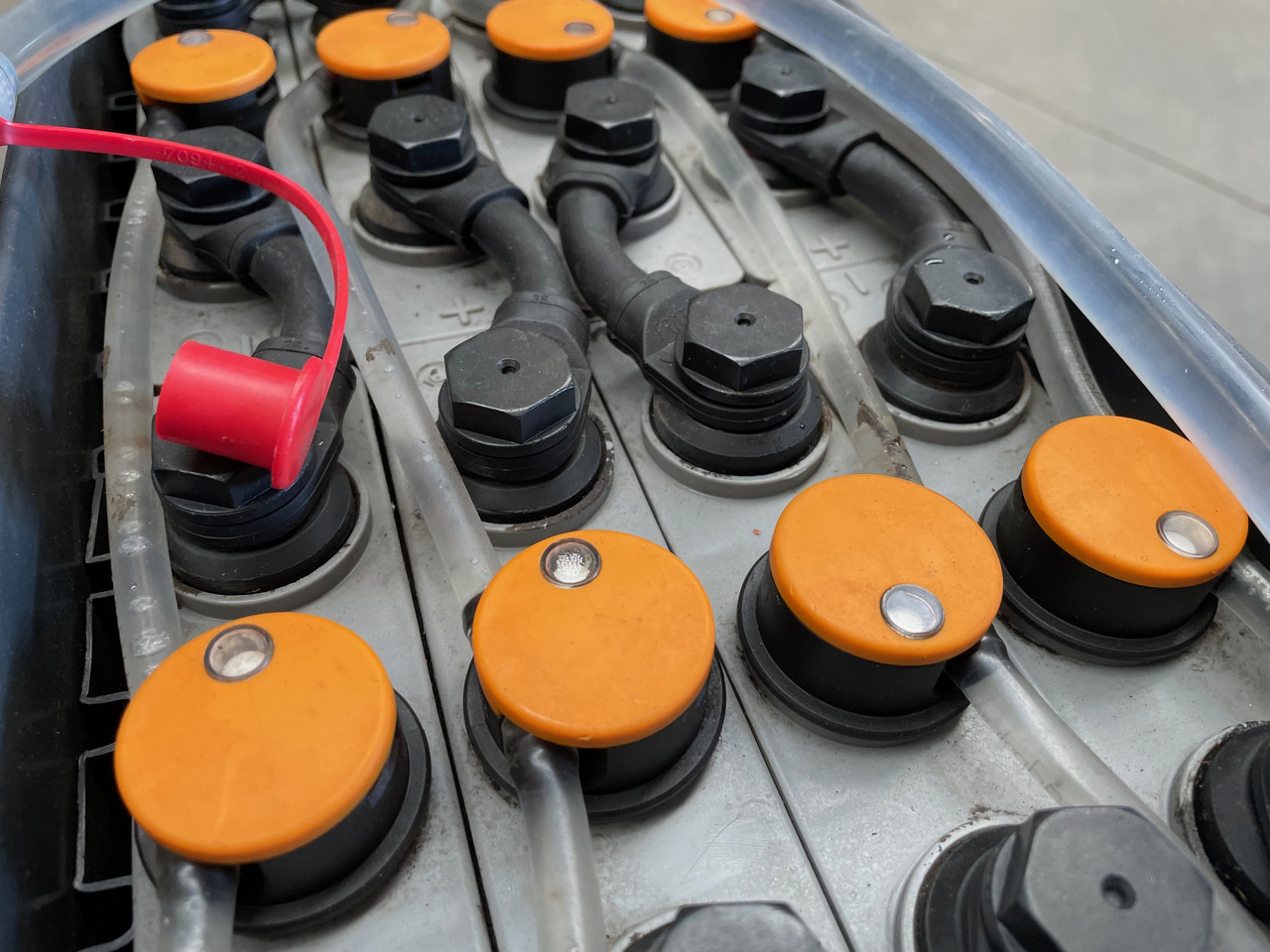 24 Volt I 2PzS 250 - Akumulators - Iekraušanas tehnika: foto 3 24 Volt I 2PzS 250 - Akumulators - Iekraušanas tehnika: foto 3