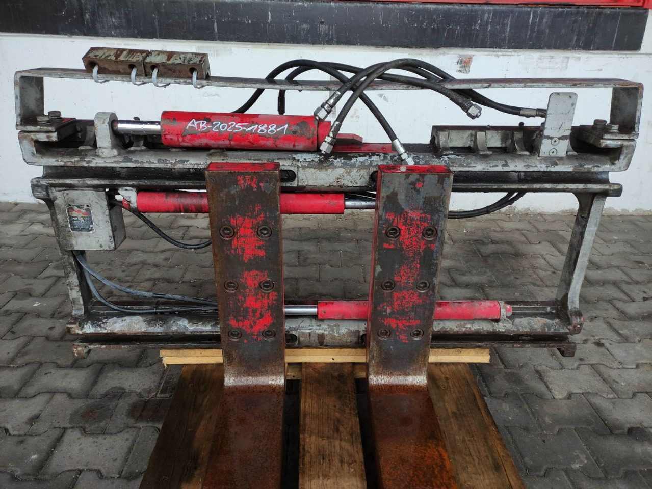 Durwen RZV45GS - Dakšas: foto 1 Durwen RZV45GS - Dakšas: foto 1