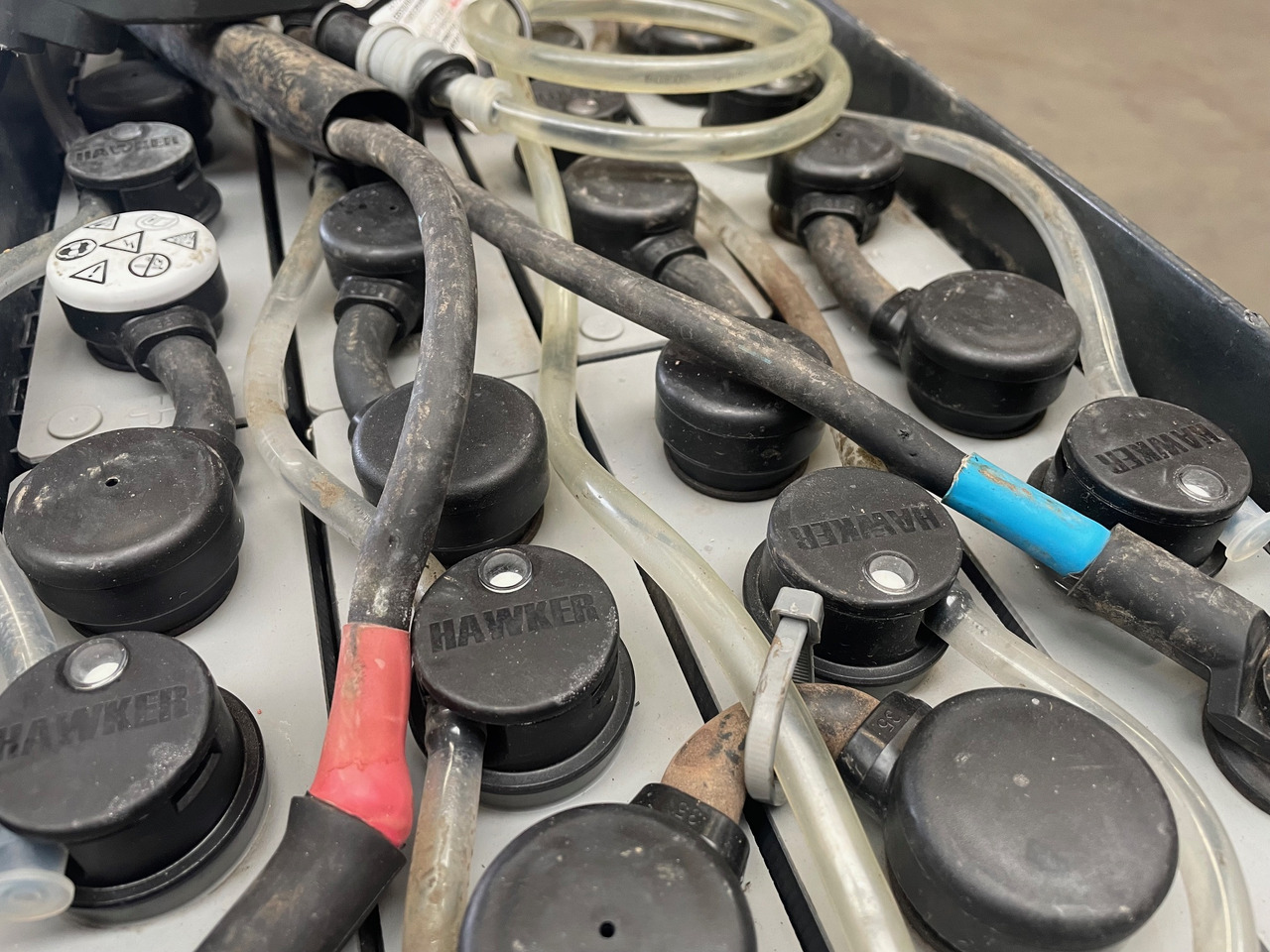 Hawker 24 Volt I 3 PZS 375 - Akumulators - Iekraušanas tehnika: foto 3 Hawker 24 Volt I 3 PZS 375 - Akumulators - Iekraušanas tehnika: foto 3