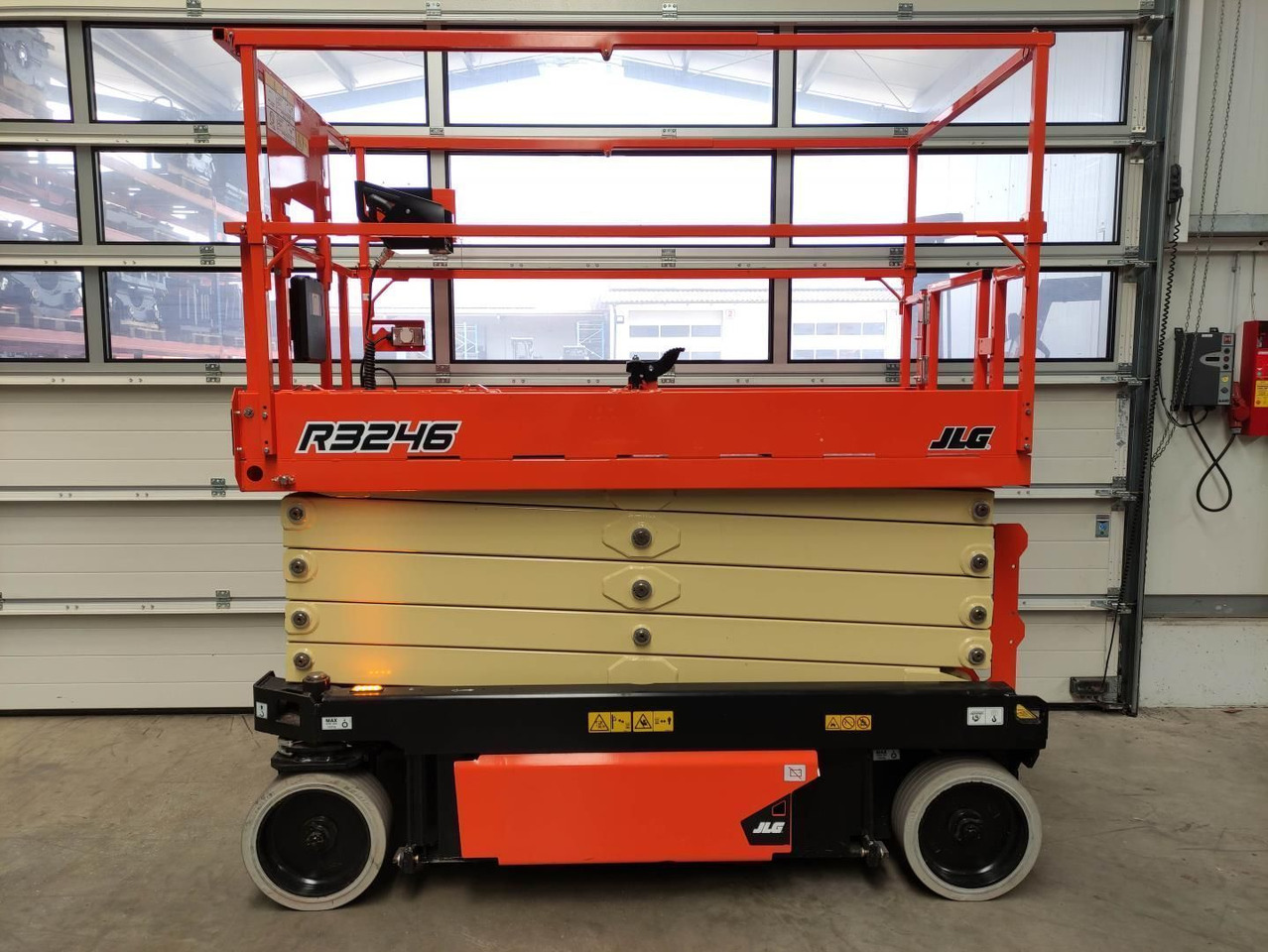 JLG R3246 - Šķērveida pacēlājs: foto 1 JLG R3246 - Šķērveida pacēlājs: foto 1