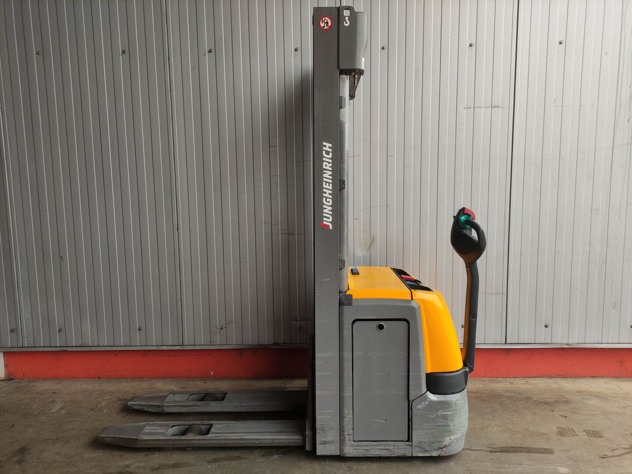 Jungheinrich EJC 214 - Krautņotājs: foto 1 Jungheinrich EJC 214 - Krautņotājs: foto 1