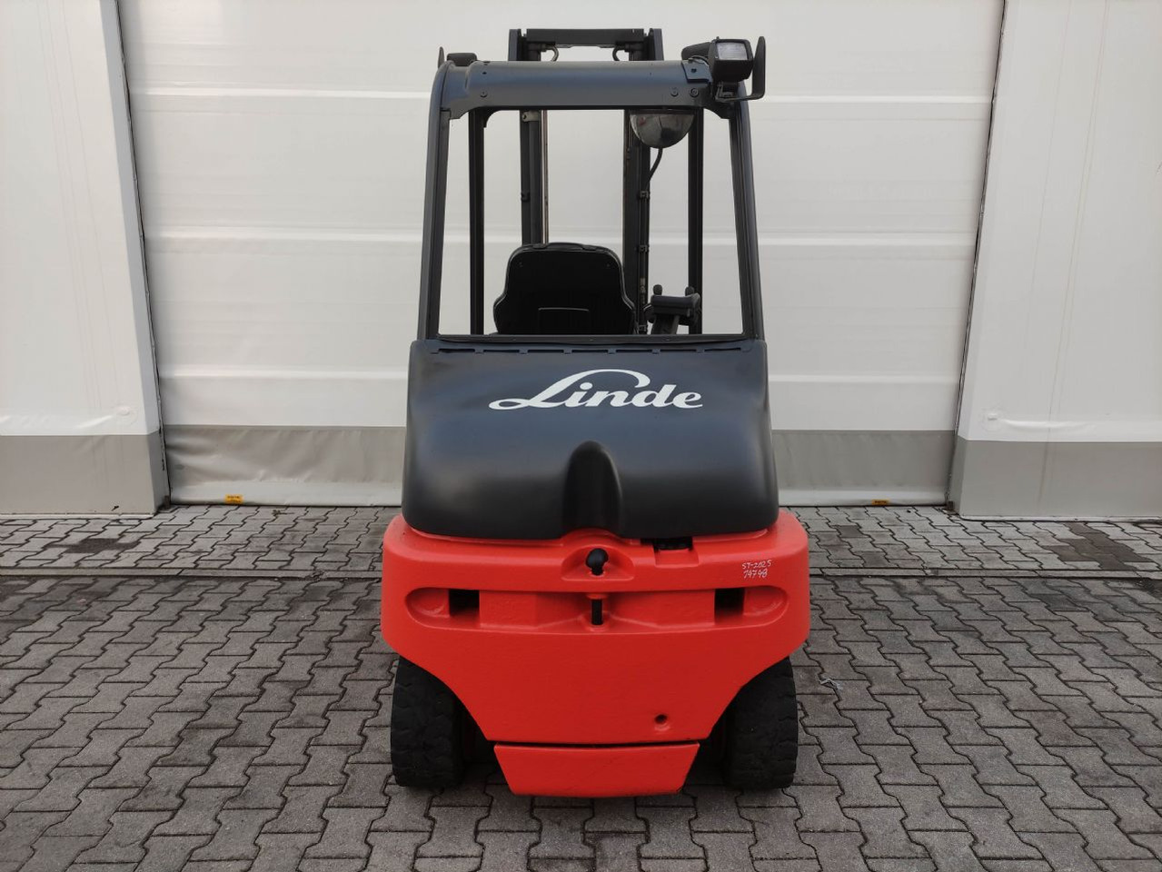 Linde E30-336-03 (LACK NEU) - Elektroiekrāvējs: foto 4 Linde E30-336-03 (LACK NEU) - Elektroiekrāvējs: foto 4