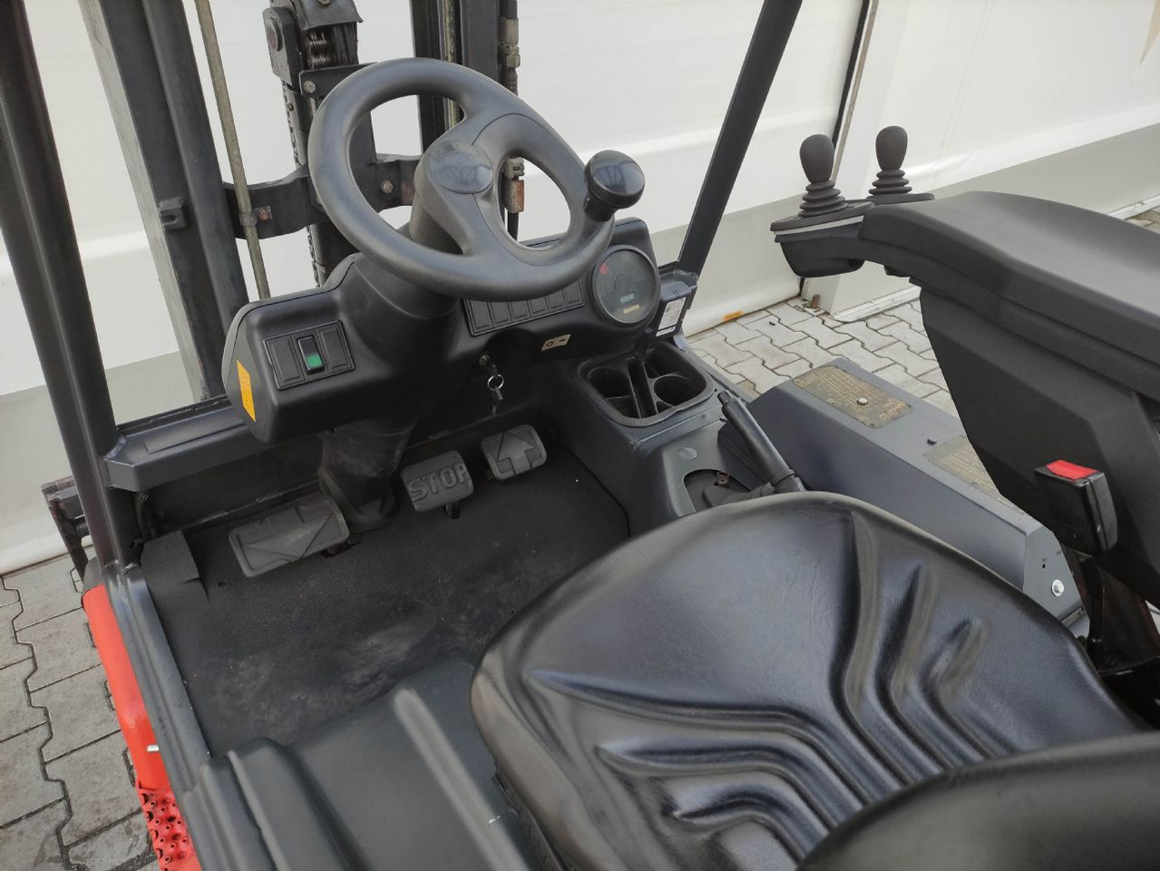 Linde E30-336-03 (LACK NEU) - Elektroiekrāvējs: foto 5 Linde E30-336-03 (LACK NEU) - Elektroiekrāvējs: foto 5