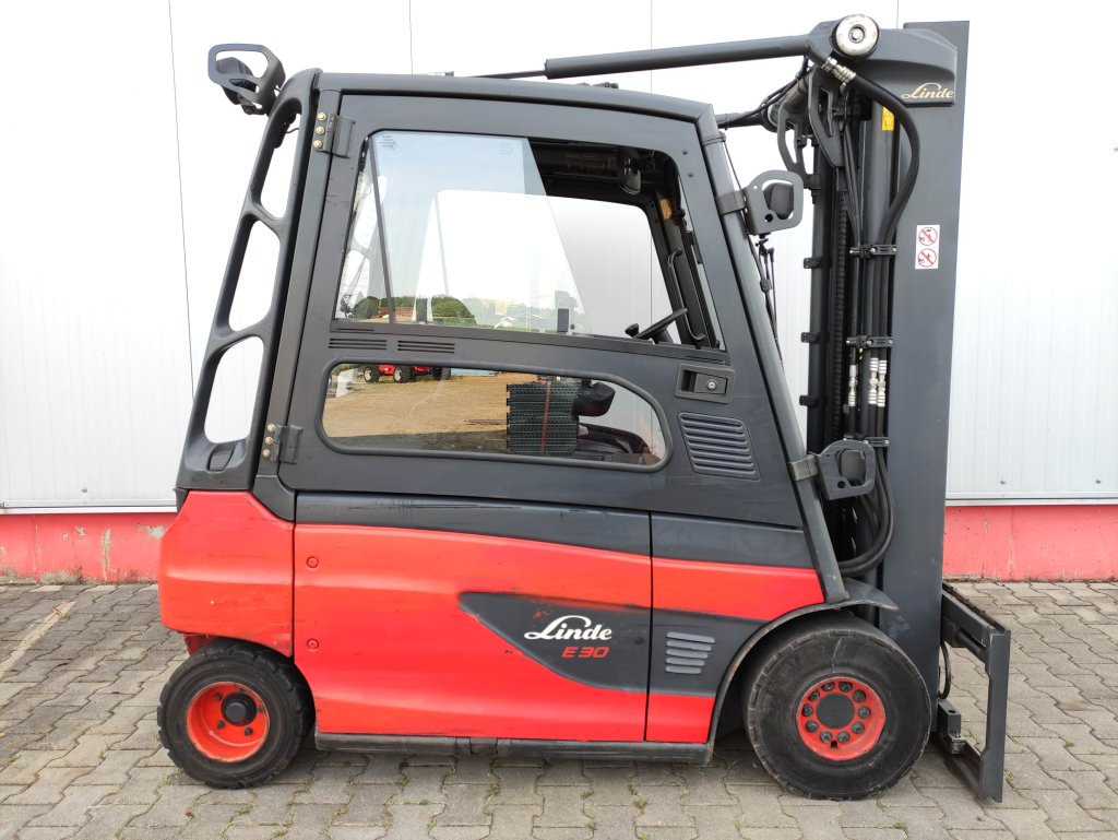 Linde E30L-01-387 - Elektroiekrāvējs: foto 2 Linde E30L-01-387 - Elektroiekrāvējs: foto 2