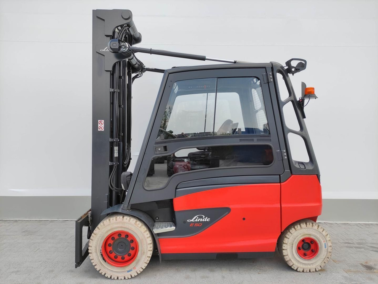 Linde E50HL-388 - Elektroiekrāvējs: foto 1 Linde E50HL-388 - Elektroiekrāvējs: foto 1