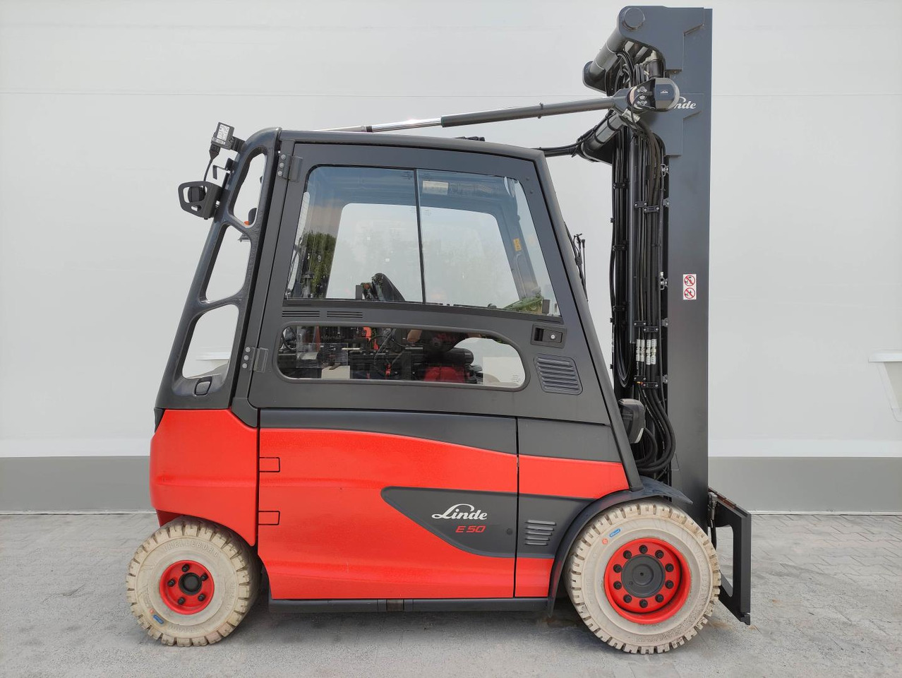 Linde E50HL-388 - Elektroiekrāvējs: foto 2 Linde E50HL-388 - Elektroiekrāvējs: foto 2