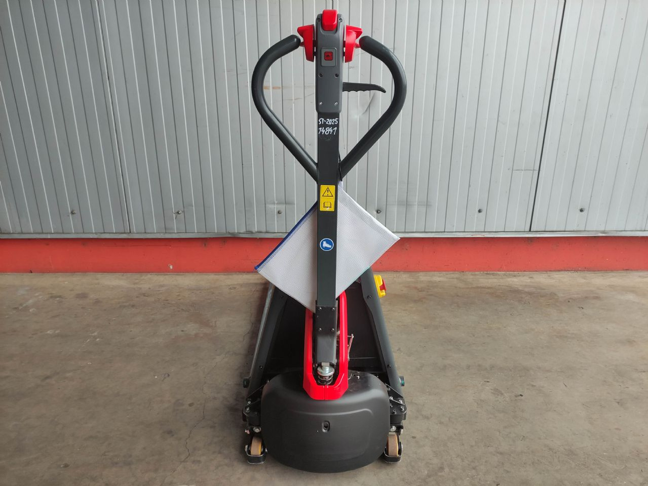 Linde MT15C - Rokas palešu ratiņi: foto 4 Linde MT15C - Rokas palešu ratiņi: foto 4