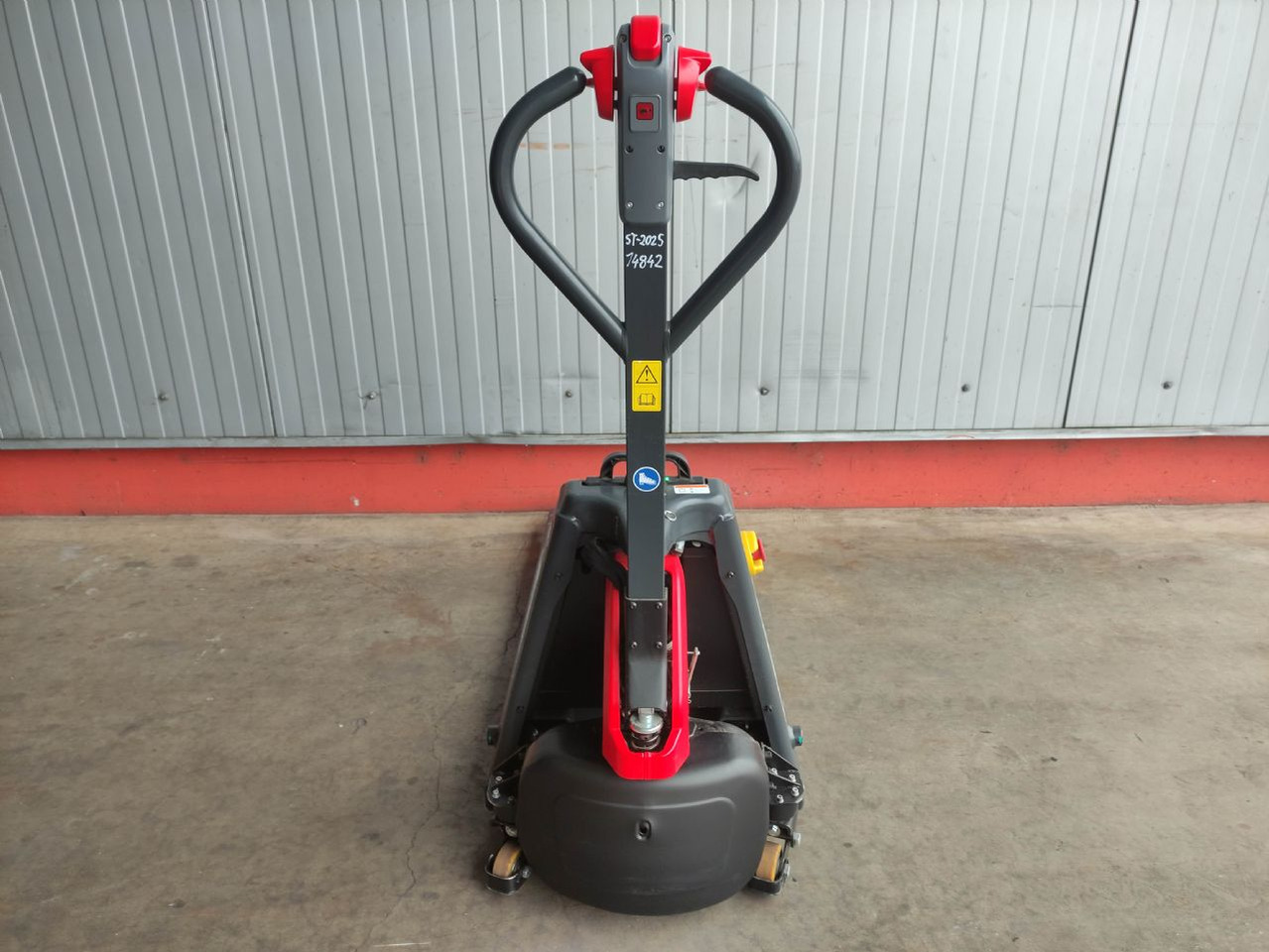 Linde MT15C - Rokas palešu ratiņi: foto 4 Linde MT15C - Rokas palešu ratiņi: foto 4