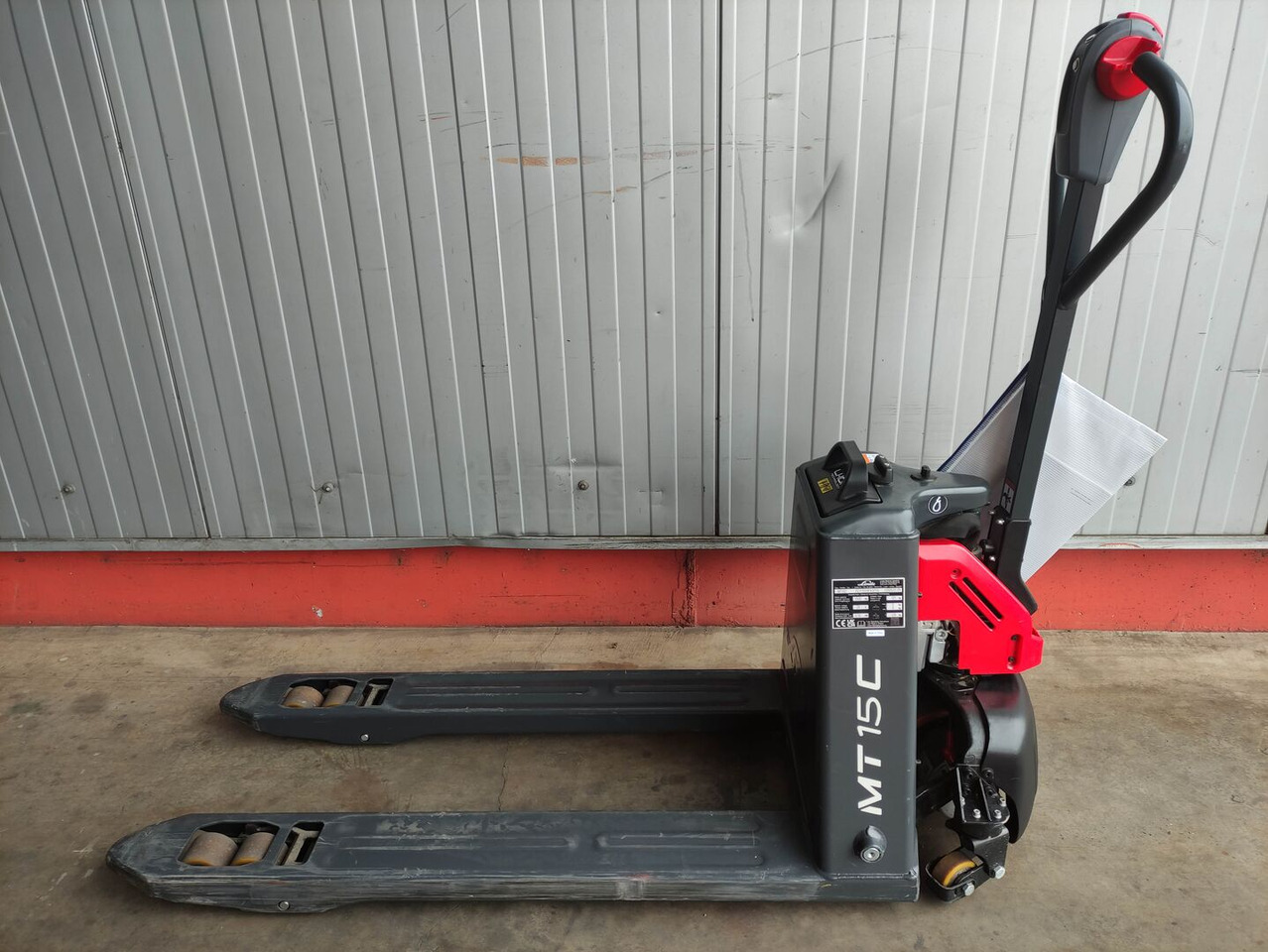 Linde MT15C - Rokas palešu ratiņi: foto 1 Linde MT15C - Rokas palešu ratiņi: foto 1