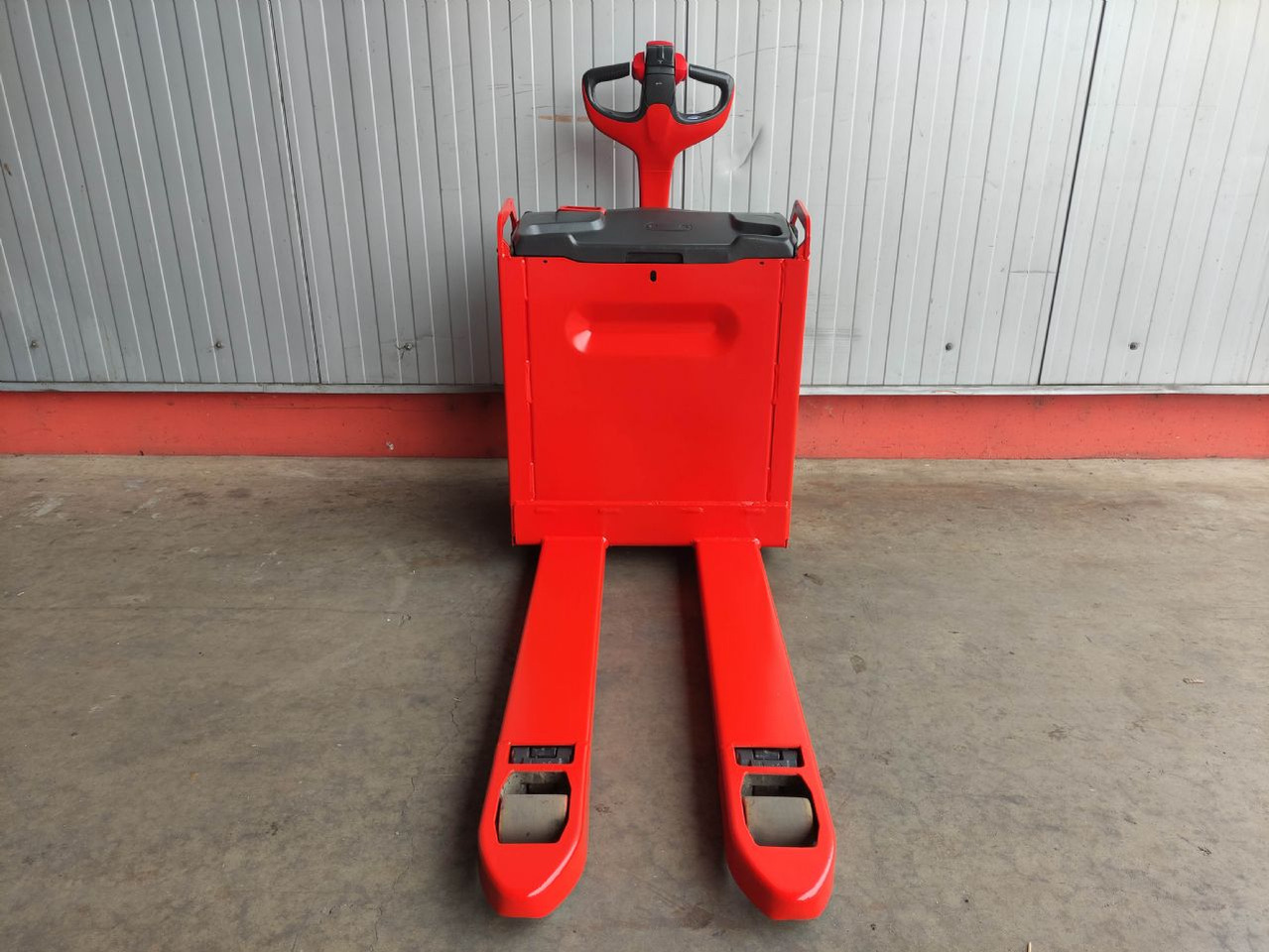 Linde T16-1152 (LACK NEU) - Rokas palešu ratiņi: foto 3 Linde T16-1152 (LACK NEU) - Rokas palešu ratiņi: foto 3