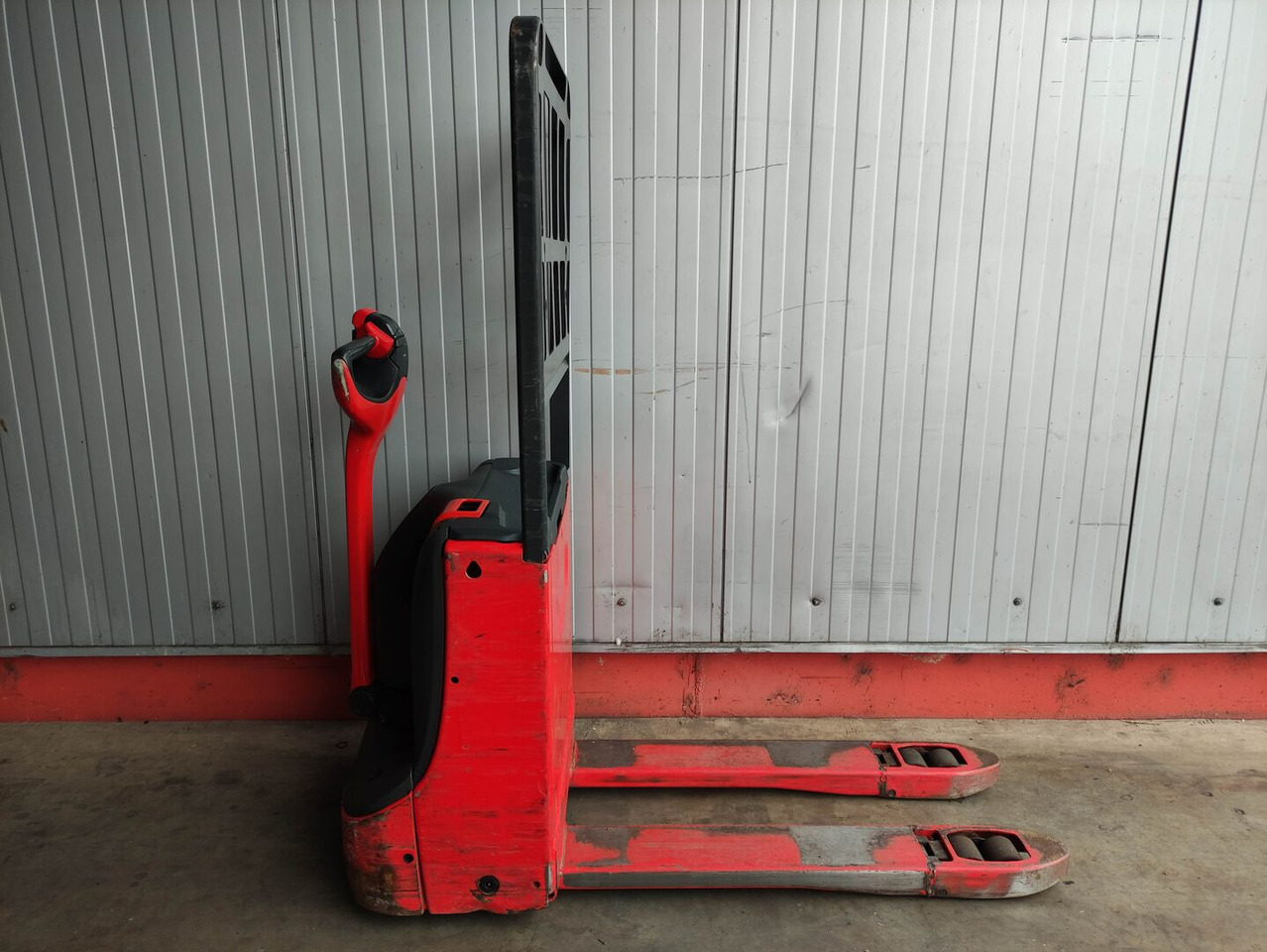 Linde T16-1152 - Rokas palešu ratiņi: foto 2 Linde T16-1152 - Rokas palešu ratiņi: foto 2