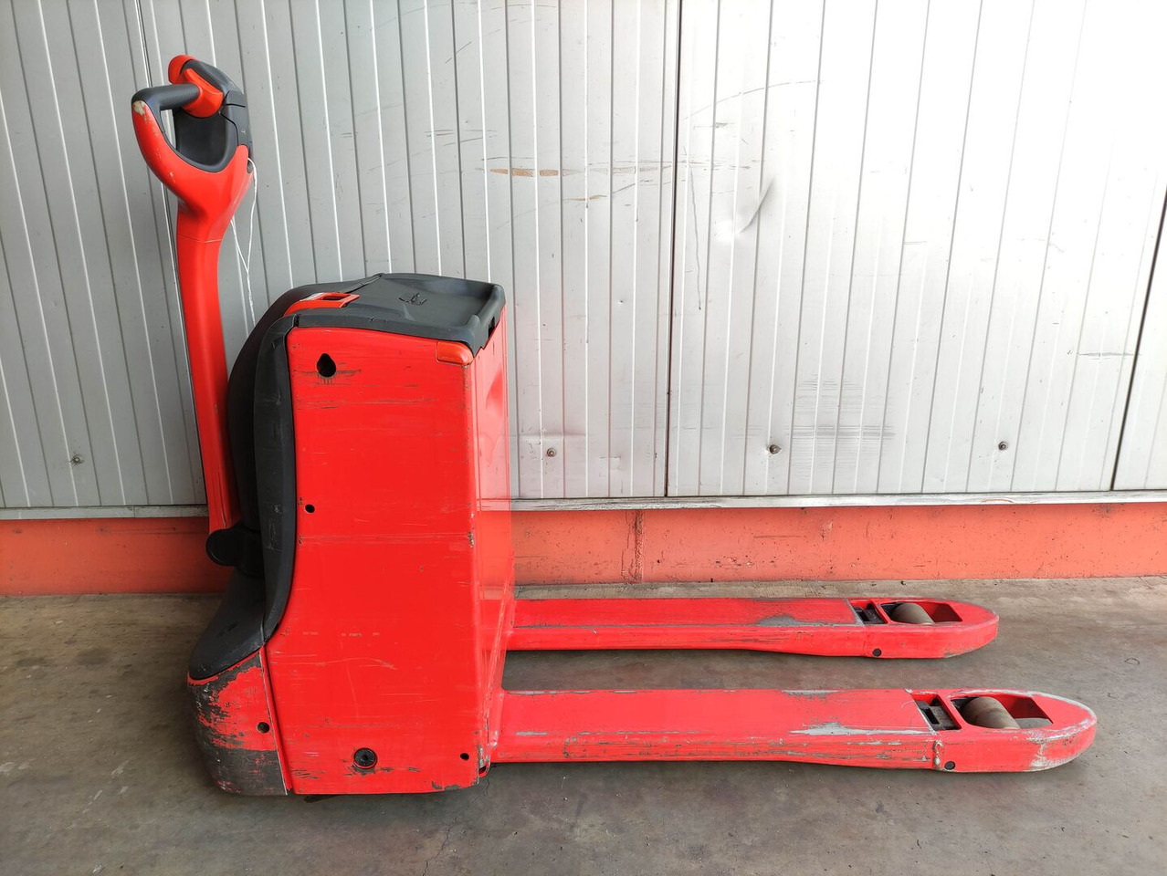 Linde T16-1152 - Rokas palešu ratiņi: foto 2 Linde T16-1152 - Rokas palešu ratiņi: foto 2