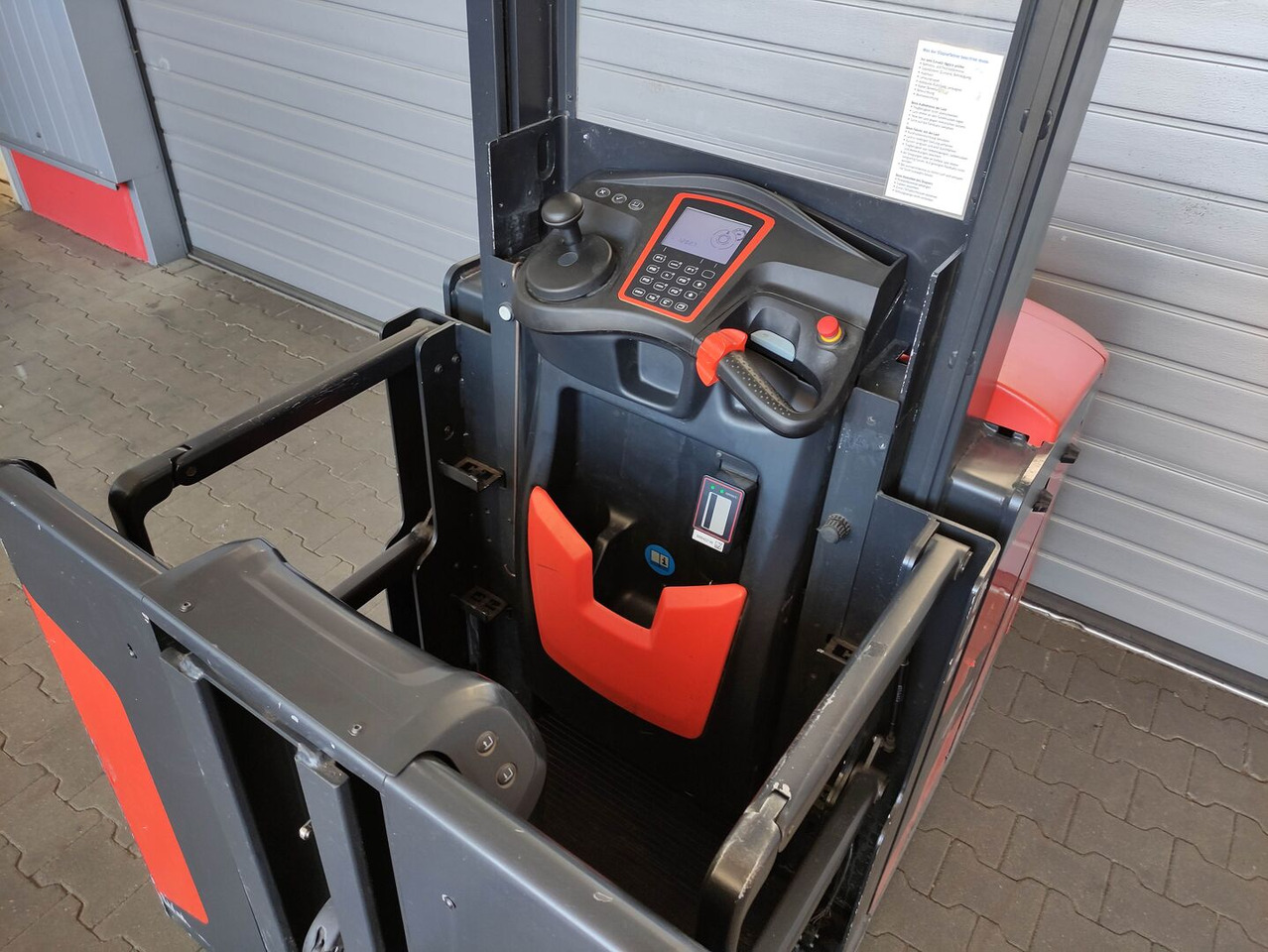 Linde V10-02 - Komplektētājs: foto 5 Linde V10-02 - Komplektētājs: foto 5