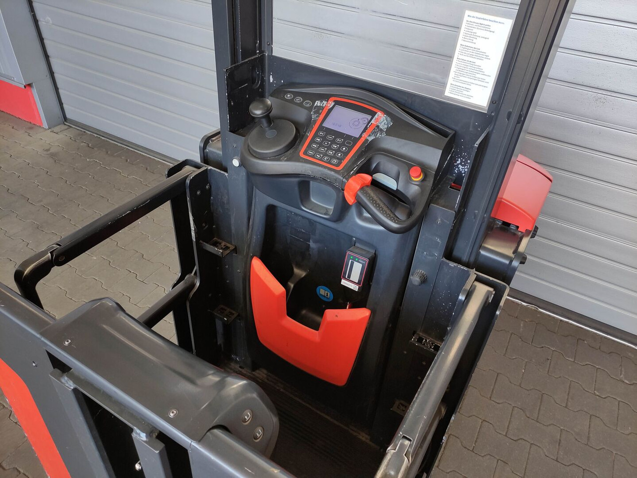 Linde V10-02 - Komplektētājs: foto 5 Linde V10-02 - Komplektētājs: foto 5