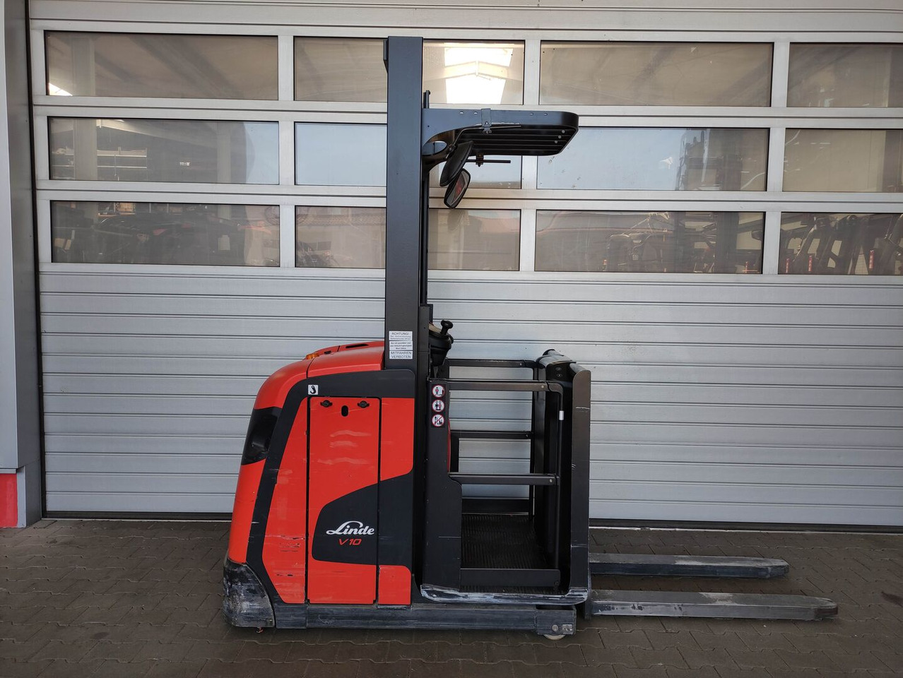 Linde V10-02 - Komplektētājs: foto 1 Linde V10-02 - Komplektētājs: foto 1