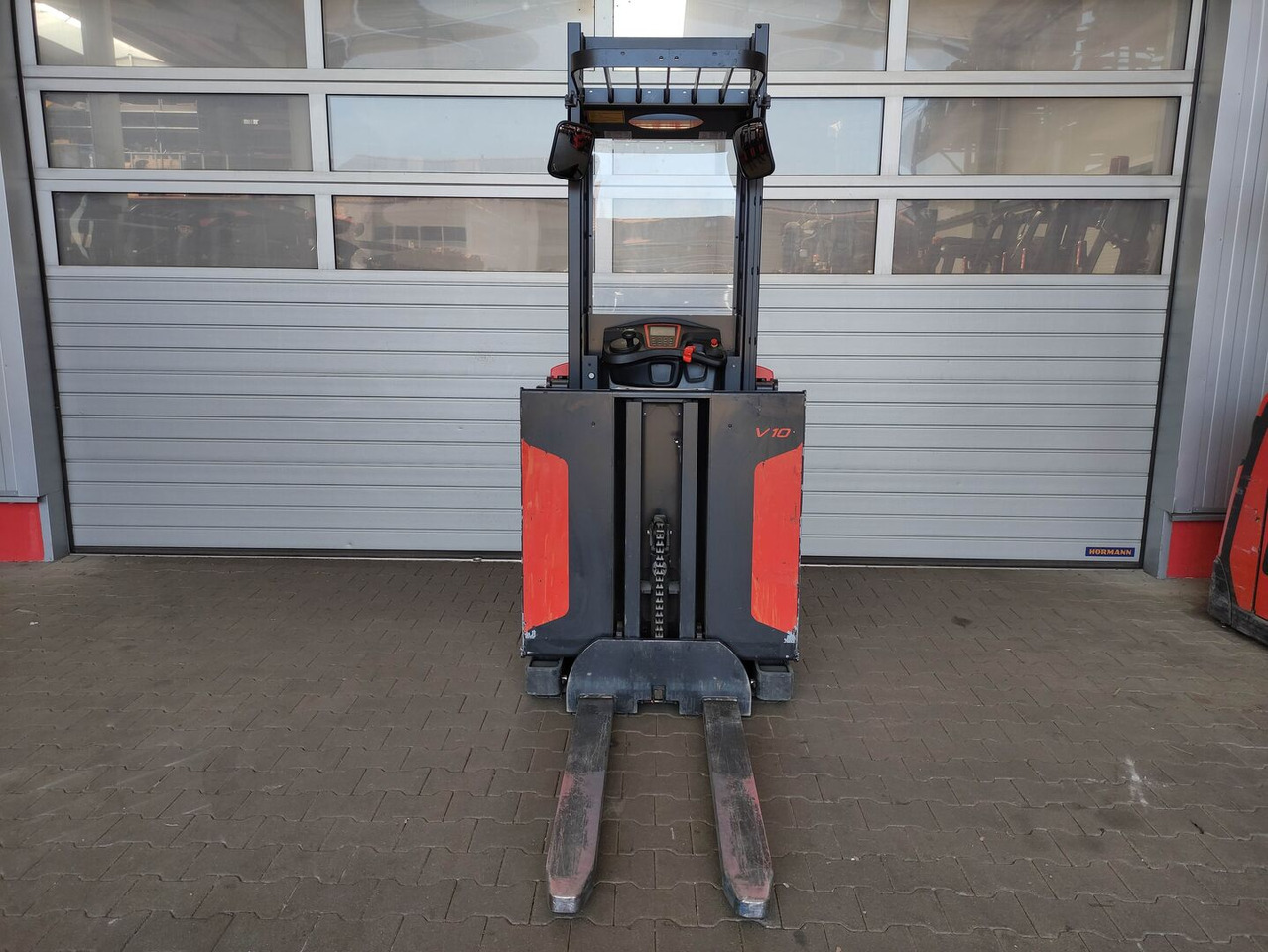 Linde V10-02 - Komplektētājs: foto 3 Linde V10-02 - Komplektētājs: foto 3