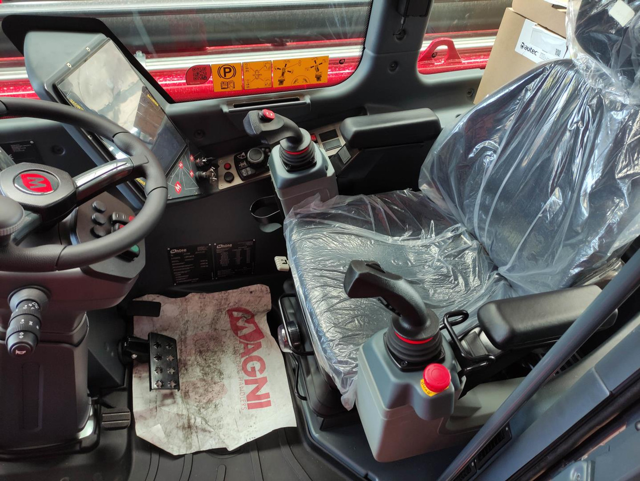 Teleskopiskais iekrāvējs Magni RTH-6.25-360° Rotor: foto 7