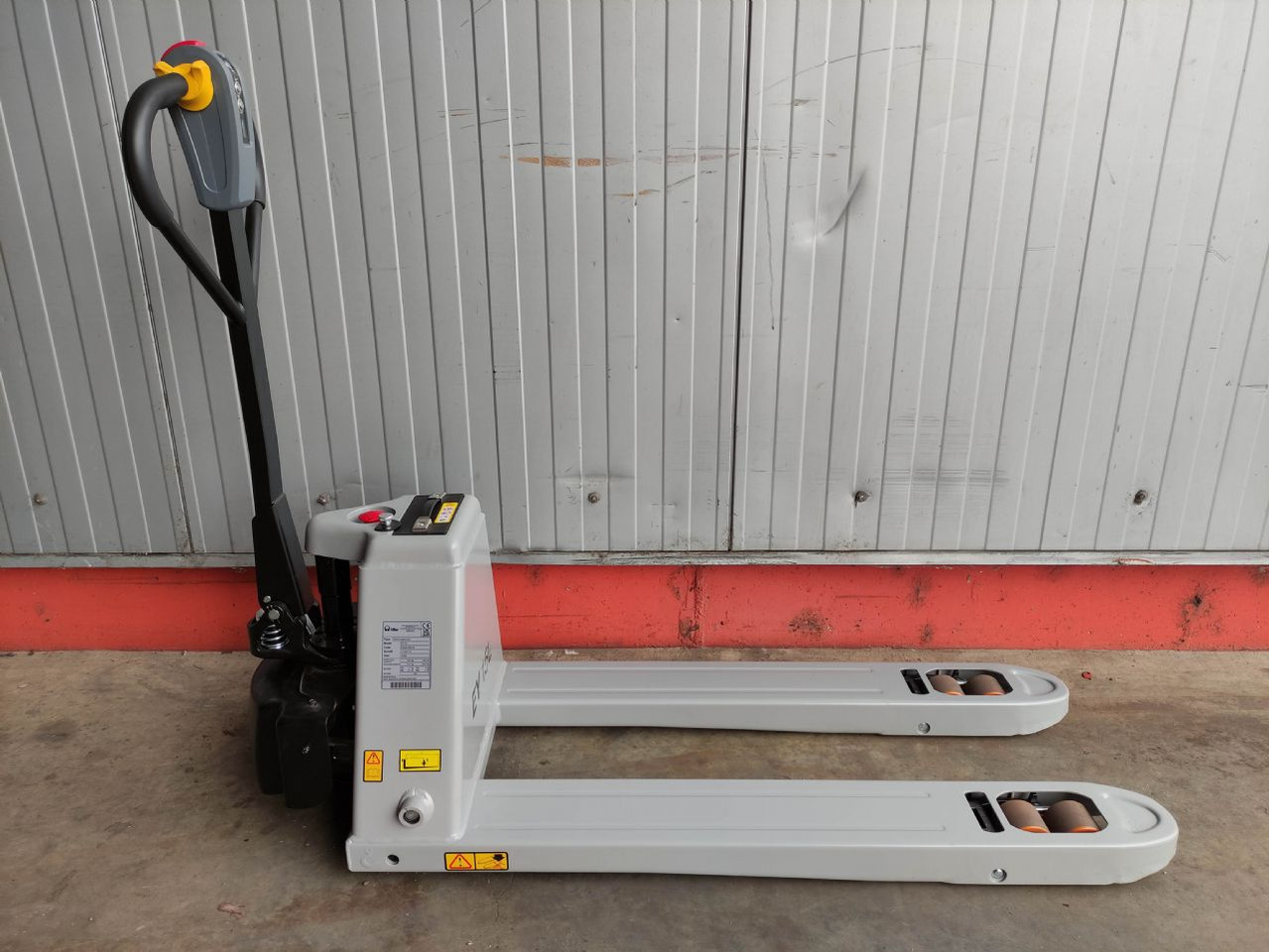 Pramac EY15L *NEU* - Rokas palešu ratiņi: foto 2 Pramac EY15L *NEU* - Rokas palešu ratiņi: foto 2