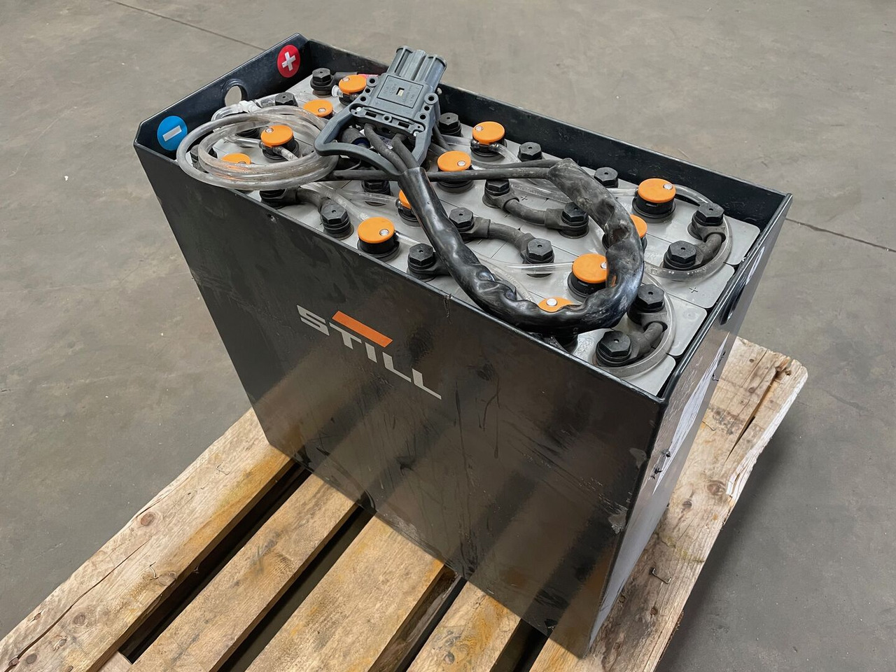 Sunlight I 24 Volt I 3 PzS 375 - Akumulators - Iekraušanas tehnika: foto 1 Sunlight I 24 Volt I 3 PzS 375 - Akumulators - Iekraušanas tehnika: foto 1