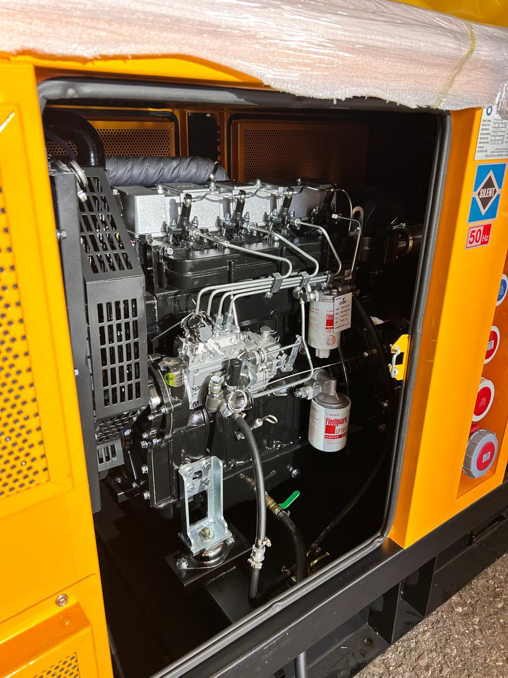 HELVETICA POWER HP030S1ASR 38KVA / 30KW Diesel Stromgenerator SuperSilent - Elektroģenerators: foto 4 HELVETICA POWER HP030S1ASR 38KVA / 30KW Diesel Stromgenerator SuperSilent - Elektroģenerators: foto 4