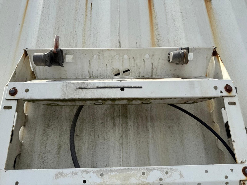 Krone KRONE SD TAUTLINER, 3 AXLE, STAR SLIDING ROOF, NL TRAILER. - Tenta puspiekabe: foto 5 Krone KRONE SD TAUTLINER, 3 AXLE, STAR SLIDING ROOF, NL TRAILER. - Tenta puspiekabe: foto 5