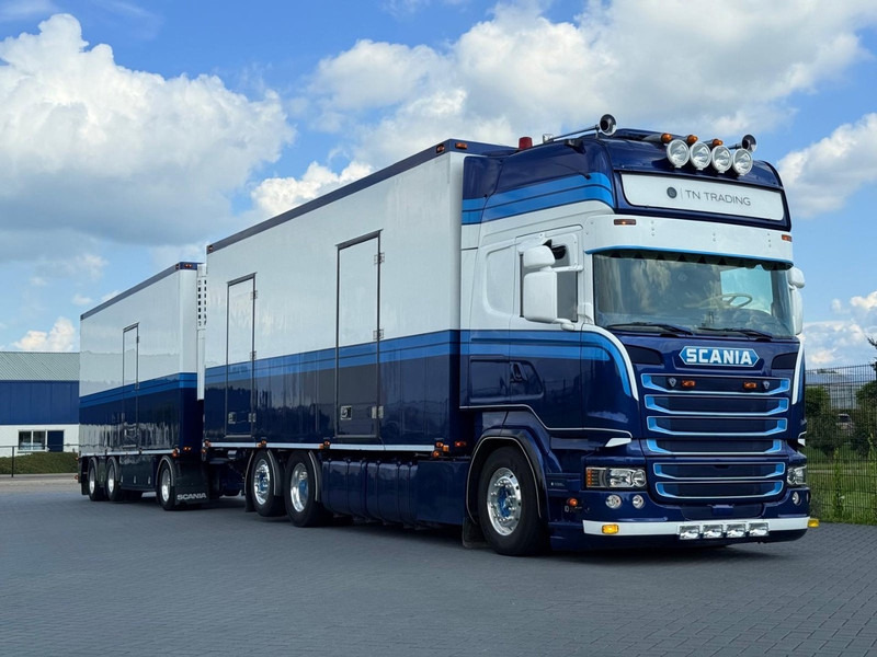 Scania R450 SHOW COMBI, SPECIAL INTERIOR, LIKE NEW, LOW MILEAGE. - Kravas automašīna ar slēgto virsbūvi: foto 1 Scania R450 SHOW COMBI, SPECIAL INTERIOR, LIKE NEW, LOW MILEAGE. - Kravas automašīna ar slēgto virsbūvi: foto 1