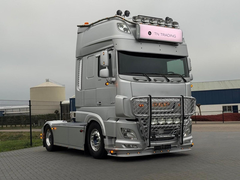DAF XF 530 FT VOLLUCHT, SHOWTRUCK, RETARDER, LEER, PTO/HYDRAULIEK. - Vilcējs: foto 1 DAF XF 530 FT VOLLUCHT, SHOWTRUCK, RETARDER, LEER, PTO/HYDRAULIEK. - Vilcējs: foto 1