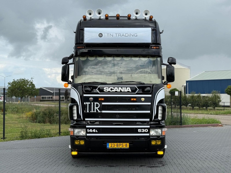 Scania R 144 530 SHOW TRUCK, INTERIEUR, OPEN UITLAAT, HOBBY, TOP. - Vilcējs: foto 3 Scania R 144 530 SHOW TRUCK, INTERIEUR, OPEN UITLAAT, HOBBY, TOP. - Vilcējs: foto 3