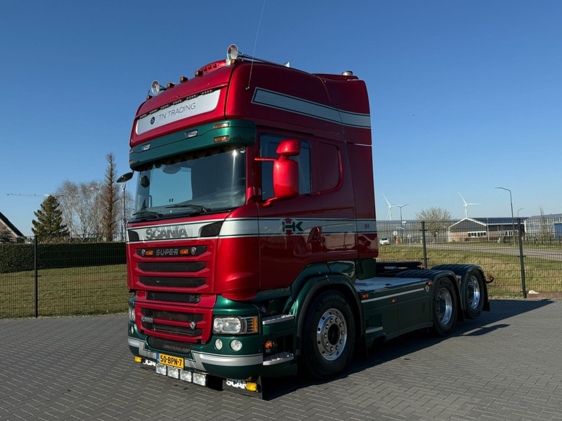 Scania R560 V8 SHOW TRUCK, INTERIOR, FULL AIR, LIKE NEW. - Vilcējs: foto 3 Scania R560 V8 SHOW TRUCK, INTERIOR, FULL AIR, LIKE NEW. - Vilcējs: foto 3