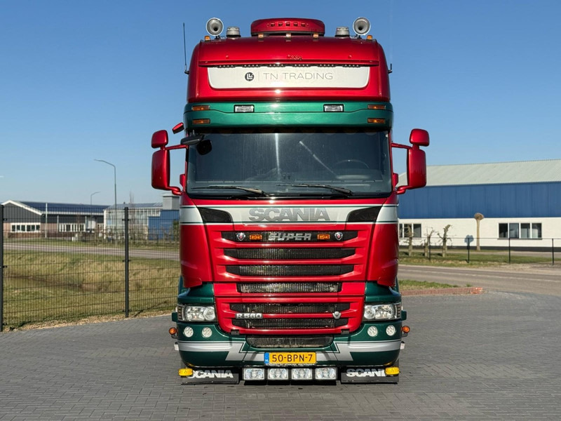 Scania R560 V8 SHOW TRUCK, INTERIOR, FULL AIR, LIKE NEW. - Vilcējs: foto 2 Scania R560 V8 SHOW TRUCK, INTERIOR, FULL AIR, LIKE NEW. - Vilcējs: foto 2