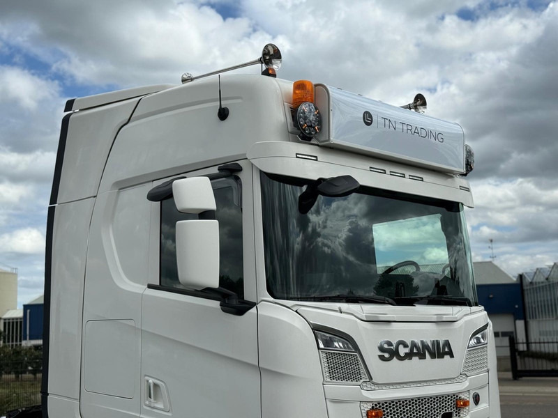 Scania R580 V8 NGS 3.15WB, RETARDER, VOLLUCHT, LEER, LED, KING OF THE ROAD. - Vilcējs: foto 2 Scania R580 V8 NGS 3.15WB, RETARDER, VOLLUCHT, LEER, LED, KING OF THE ROAD. - Vilcējs: foto 2
