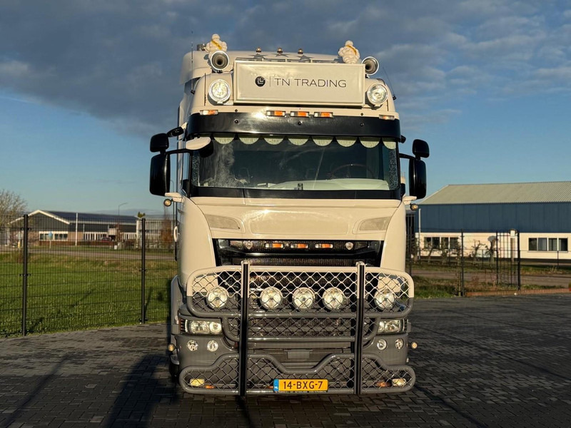 Scania R580 VOLLE SHOWTRUCK, VOLLUCHT, OPEN UITLAAT, INTERIEUR. - Vilcējs: foto 2 Scania R580 VOLLE SHOWTRUCK, VOLLUCHT, OPEN UITLAAT, INTERIEUR. - Vilcējs: foto 2