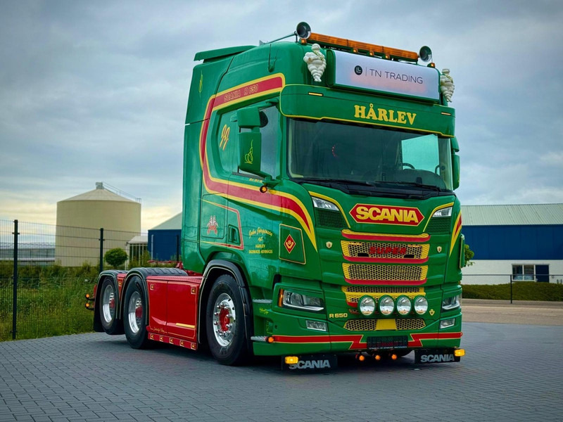 Scania R650 V8 SHOWTRUCK, VOLLUCHT, RETARDER, AUDIO, HYDRAULIEK, COMPLEET VOL. - Vilcējs: foto 1 Scania R650 V8 SHOWTRUCK, VOLLUCHT, RETARDER, AUDIO, HYDRAULIEK, COMPLEET VOL. - Vilcējs: foto 1