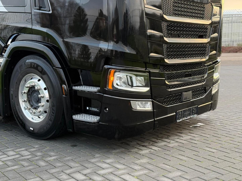 Scania S500 VOLLUCHT, HYDRAULIEK, 6 BALGEN, RETARDER, NIEUWE ACHTERBANDEN. - Vilcējs: foto 4 Scania S500 VOLLUCHT, HYDRAULIEK, 6 BALGEN, RETARDER, NIEUWE ACHTERBANDEN. - Vilcējs: foto 4