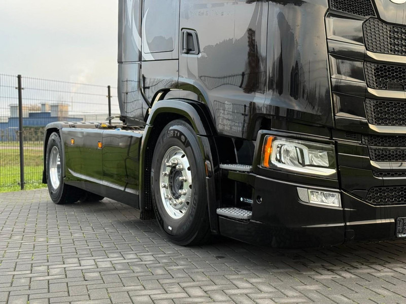 Scania S500 VOLLUCHT, HYDRAULIEK, 6 BALGEN, RETARDER, NIEUWE ACHTERBANDEN. - Vilcējs: foto 3 Scania S500 VOLLUCHT, HYDRAULIEK, 6 BALGEN, RETARDER, NIEUWE ACHTERBANDEN. - Vilcējs: foto 3