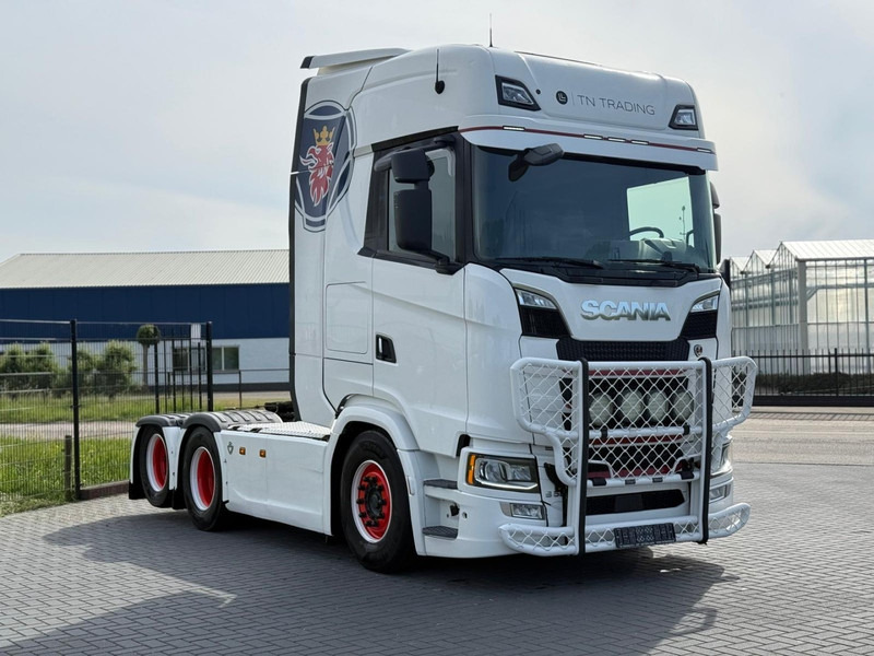 Scania S580 VOLLUCHT, PTO, LEER, RETARDER, TV, 3.15WB, BULLBAR. - Vilcējs: foto 1 Scania S580 VOLLUCHT, PTO, LEER, RETARDER, TV, 3.15WB, BULLBAR. - Vilcējs: foto 1