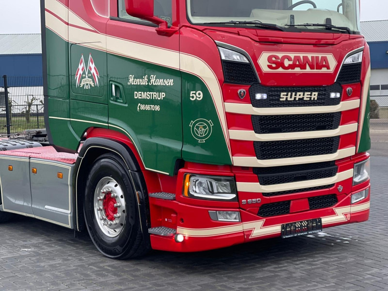 Scania S650 V8 NGS SHOW TRUCK, FULL AIR, RETARDER, PTO/HYDRAULIC! - Vilcējs: foto 4 Scania S650 V8 NGS SHOW TRUCK, FULL AIR, RETARDER, PTO/HYDRAULIC! - Vilcējs: foto 4