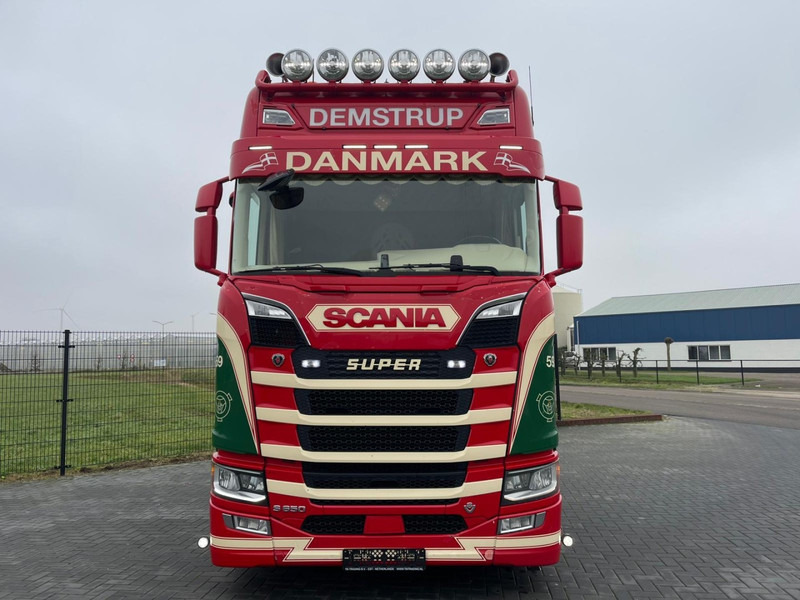 Scania S650 V8 NGS SHOW TRUCK, FULL AIR, RETARDER, PTO/HYDRAULIC! - Vilcējs: foto 3 Scania S650 V8 NGS SHOW TRUCK, FULL AIR, RETARDER, PTO/HYDRAULIC! - Vilcējs: foto 3