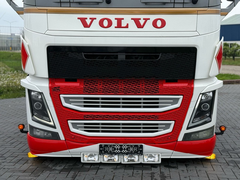 Volvo FH 13.500 SHOWTRUCK, VOLLUCHT, EURO 6, 6X2/4, PTO, SHOW INTERIEUR. - Vilcējs: foto 4 Volvo FH 13.500 SHOWTRUCK, VOLLUCHT, EURO 6, 6X2/4, PTO, SHOW INTERIEUR. - Vilcējs: foto 4
