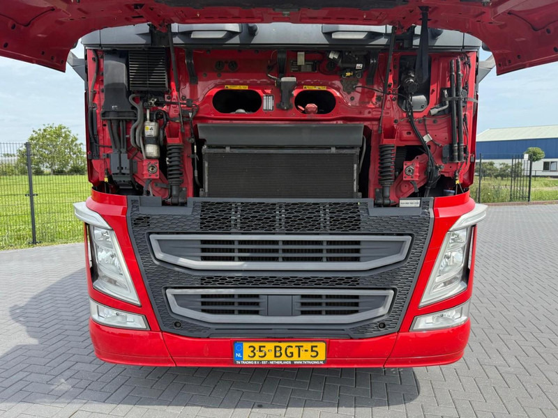 Volvo FH13.420 ADR, SMART TACHO 2, NL TRUCK, ALCOA, STEEL/AIR, PERFECT CONDITION, 2X TANK. - Vilcējs: foto 5 Volvo FH13.420 ADR, SMART TACHO 2, NL TRUCK, ALCOA, STEEL/AIR, PERFECT CONDITION, 2X TANK. - Vilcējs: foto 5