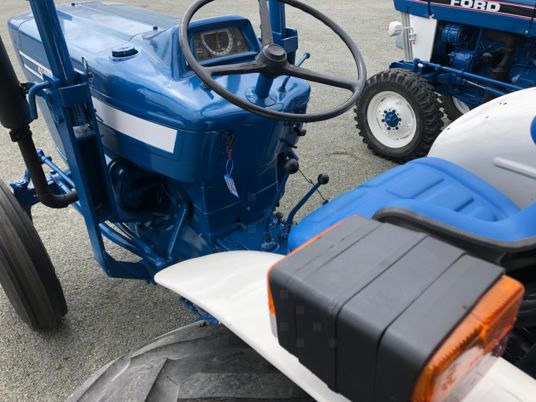 Ford 4100 arceau tracteur à 14 000 € sans tva - Traktors: foto 3 Ford 4100 arceau tracteur à 14 000 € sans tva - Traktors: foto 3