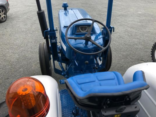 Ford 4100 arceau tracteur à 14 000 € sans tva - Traktors: foto 2 Ford 4100 arceau tracteur à 14 000 € sans tva - Traktors: foto 2