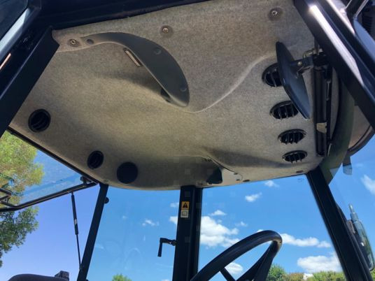 New Holland TD80D - Traktors: foto 4 New Holland TD80D - Traktors: foto 4
