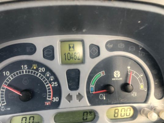 New Holland TL100A tracteur - Traktors: foto 4 New Holland TL100A tracteur - Traktors: foto 4