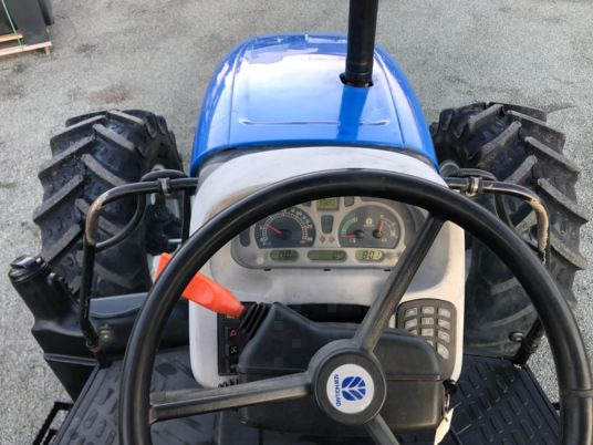 New Holland TL100A tracteur - Traktors: foto 2 New Holland TL100A tracteur - Traktors: foto 2