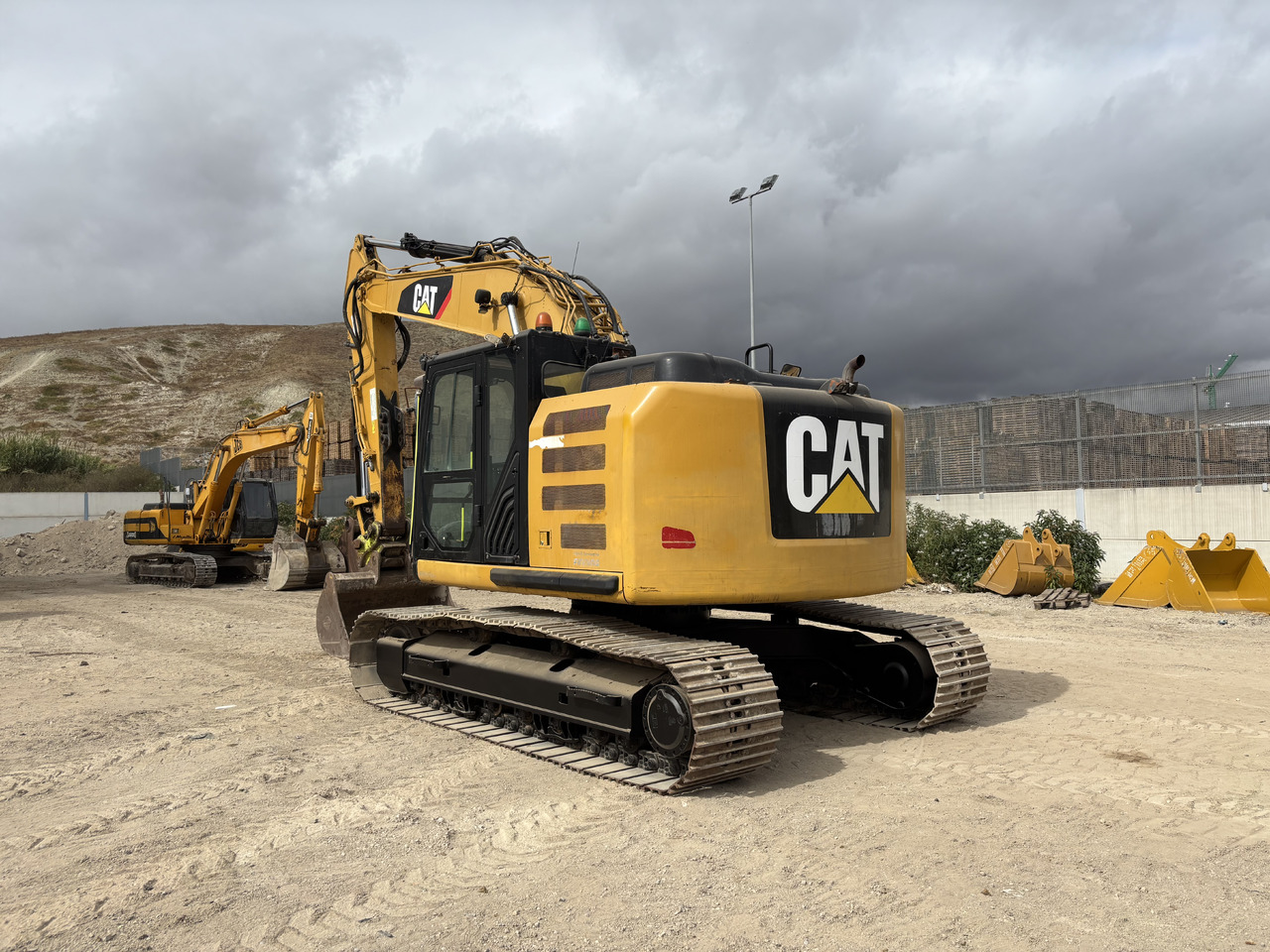 CATERPILLAR 320EL RR - Kāpurķēžu ekskavators: foto 3 CATERPILLAR 320EL RR - Kāpurķēžu ekskavators: foto 3