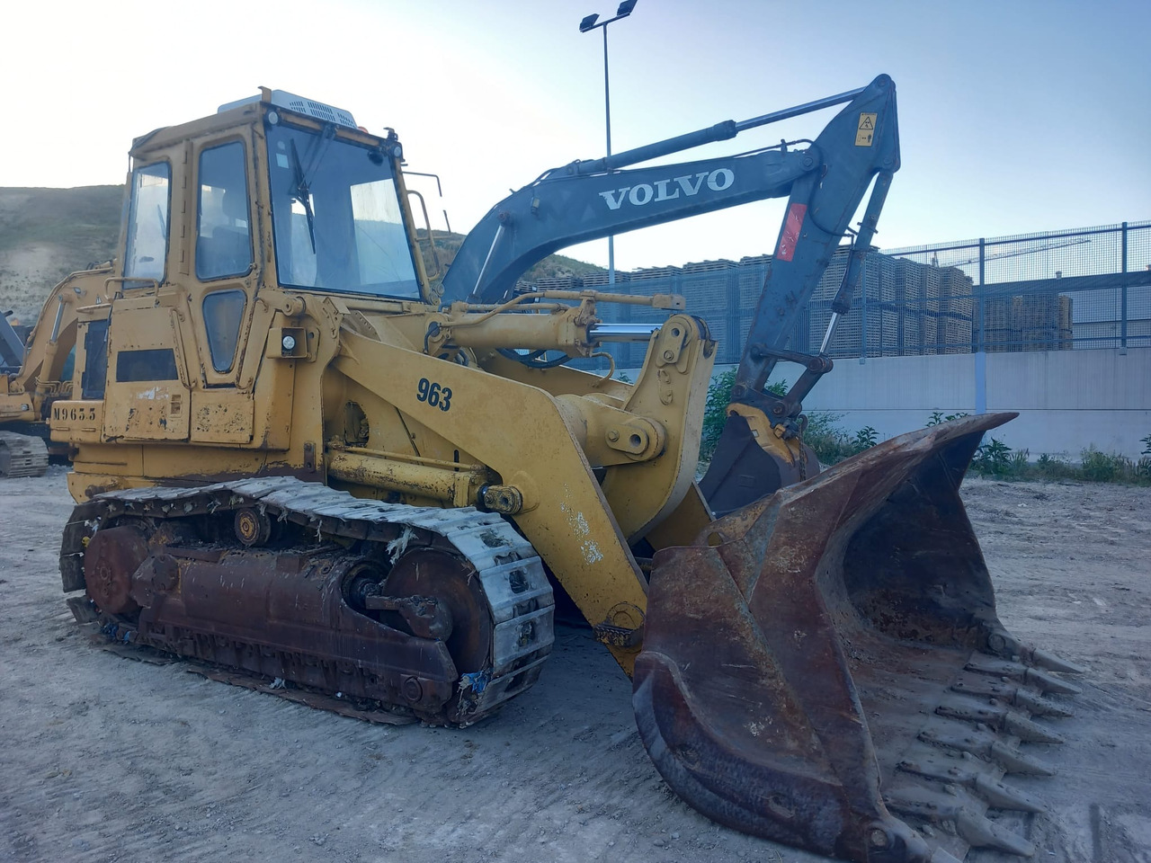 Caterpillar 963 - Kāpurķēžu iekrāvējs: foto 4 Caterpillar 963 - Kāpurķēžu iekrāvējs: foto 4