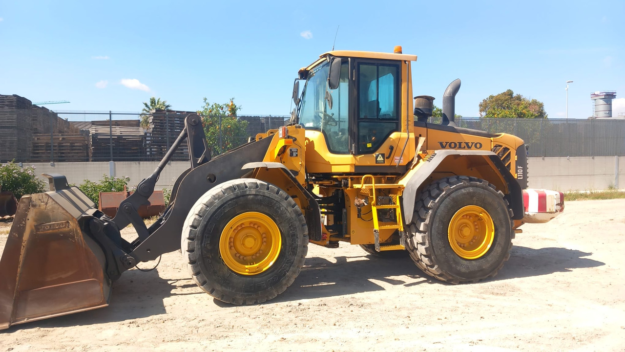 Volvo L110F - Riteņu iekrāvējs: foto 1 Volvo L110F - Riteņu iekrāvējs: foto 1