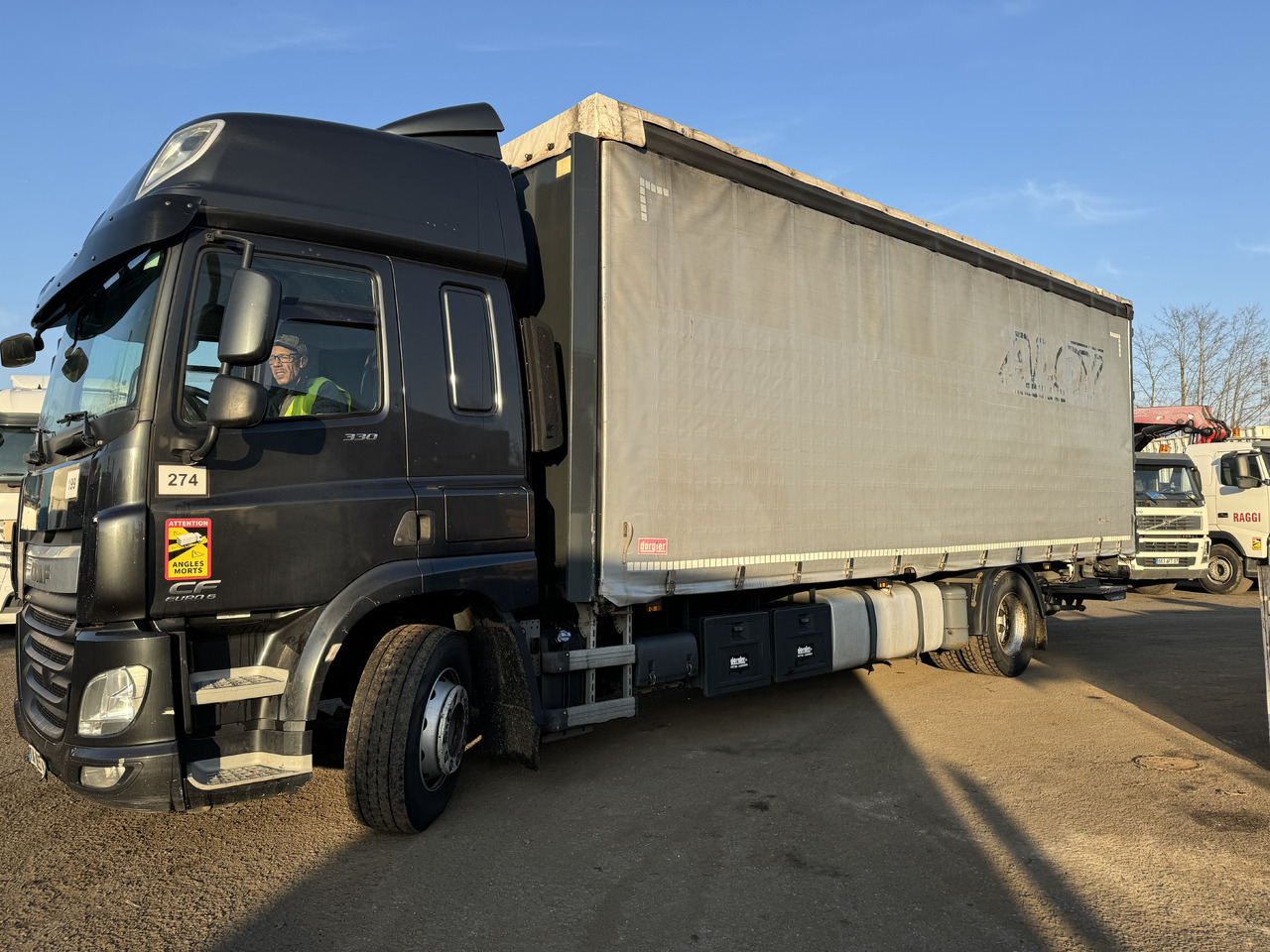 DAF Cf 330 - Kravas automašīna ar tentu: foto 1 DAF Cf 330 - Kravas automašīna ar tentu: foto 1