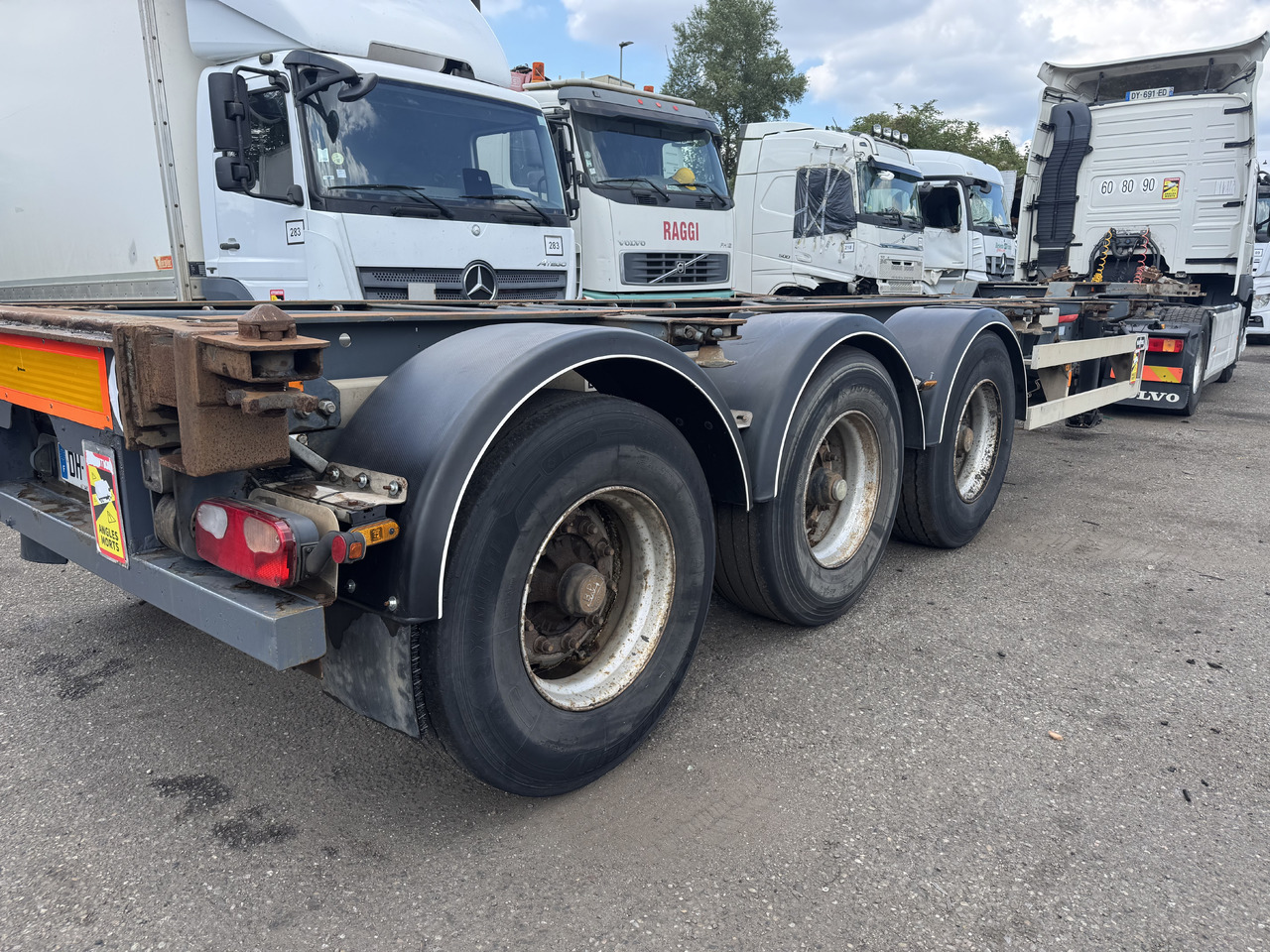 VAN HOOL Porte containers - Puspiekabe noņemamā virsbūve/ Konteineru vedējs: foto 2 VAN HOOL Porte containers - Puspiekabe noņemamā virsbūve/ Konteineru vedējs: foto 2